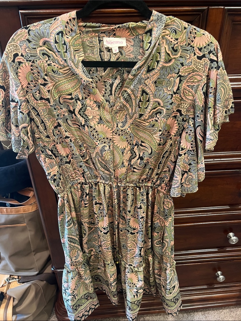 boemo Green Paisley Short Sleeve V-Neck Dress